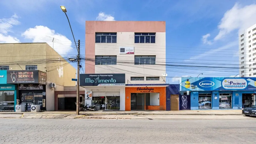 Prédio com 536 m² construídos, de frente para a Av. T-63, no Jardim América. Pos...