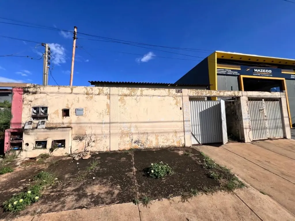 Casa Residencial- Bairro Paraíso - Anápolis - Go.Casa de 02 quartos, sala, cozin...