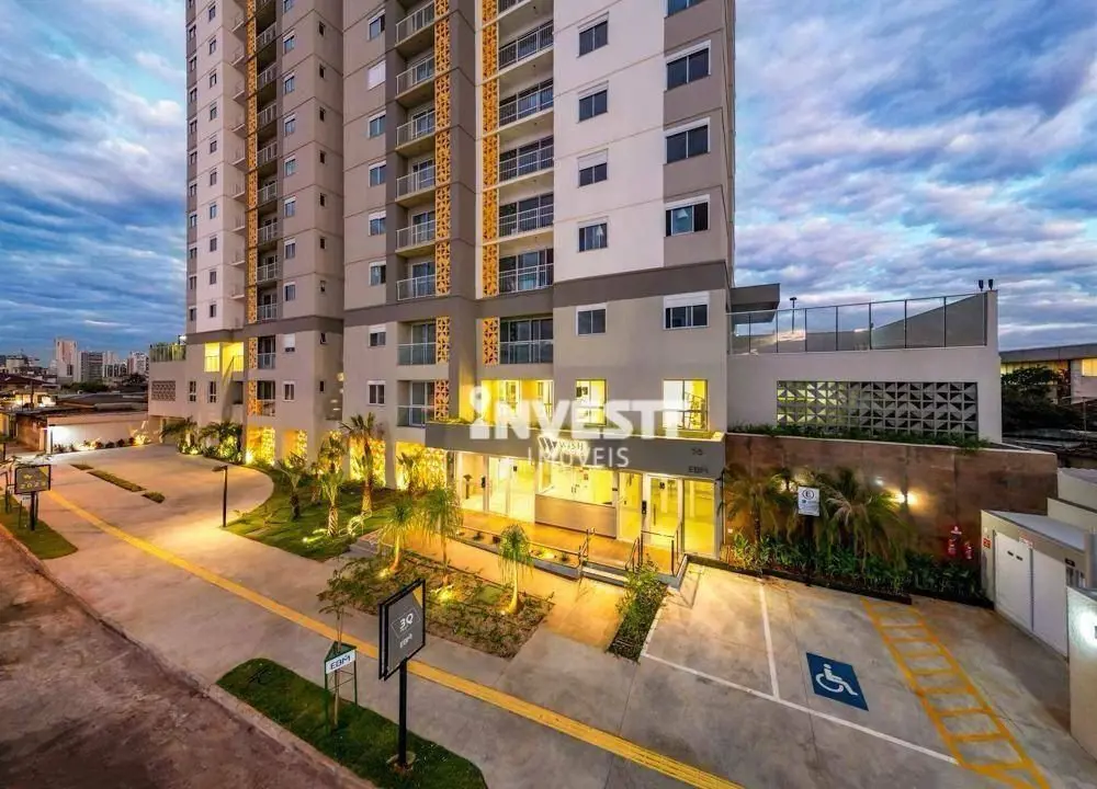 LOCALIZAÇÃO:Em localização privilegiada na rua 250 , rodeado por uma ampla rede ...