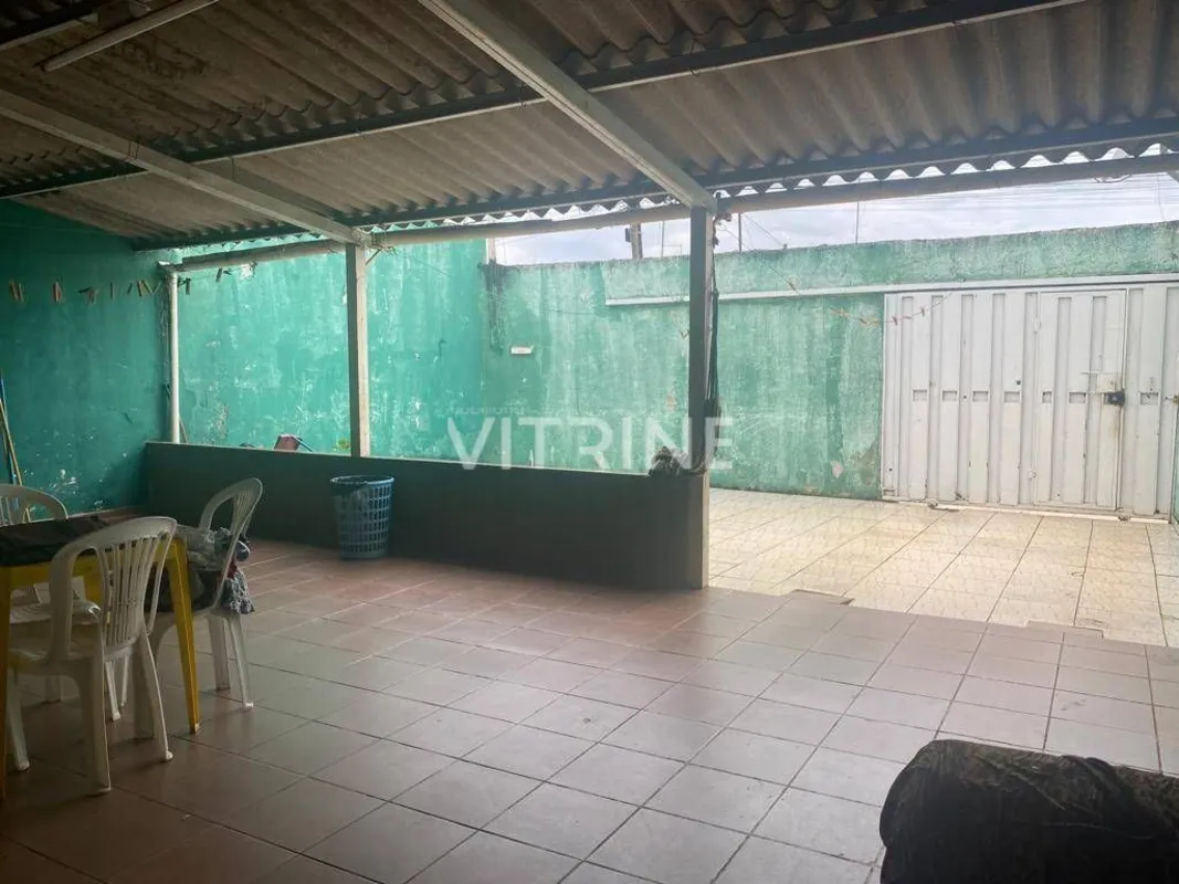 RUA 11HC, NOVO GAMA-GOIAS.CASA COMPOSTA DE 4 QUARTOS, TETO UMA PARTE EM LAJE E A...