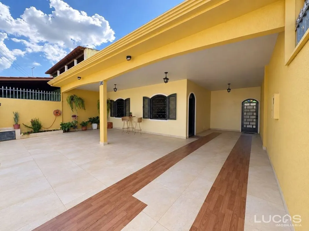 Casa térrea com 4 quartos em lote de 250 m² QNJ 18, Taguatinga NorteValor de ven...