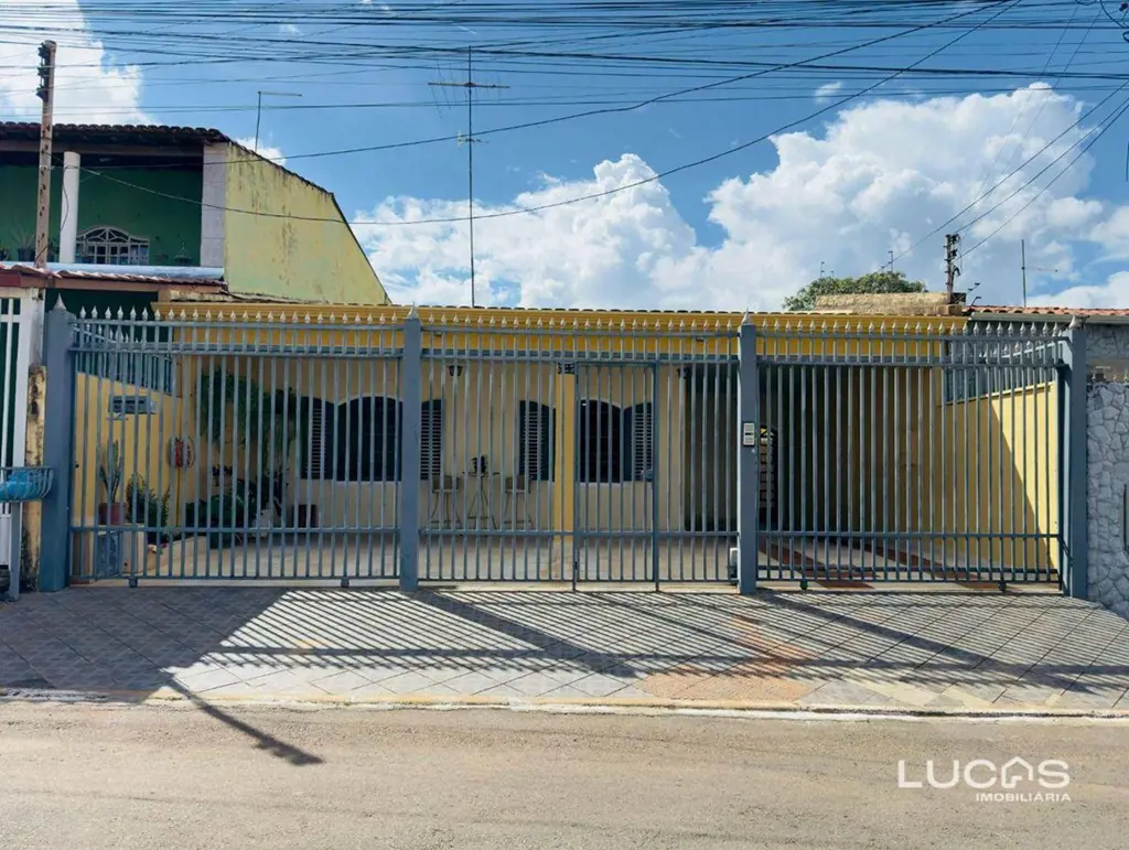 Casa térrea com 4 quartos em lote de 250 m² QNJ 18, Taguatinga NorteValor de ven...