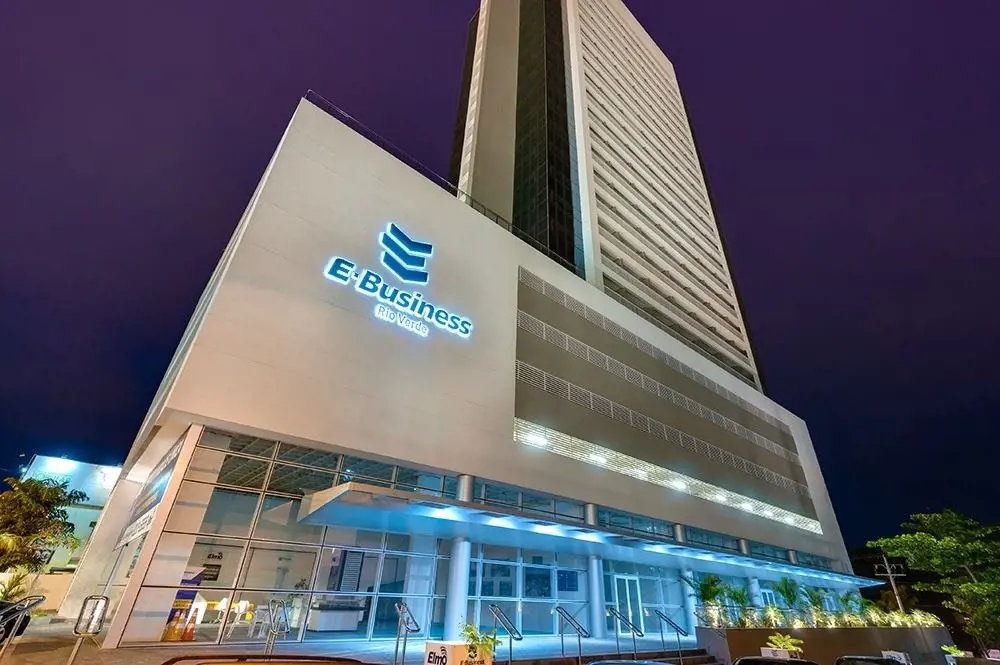 SALA COMERCIAL 97,25m² E-Business, em Frente ao Buriti Shopping. Duas salas come...