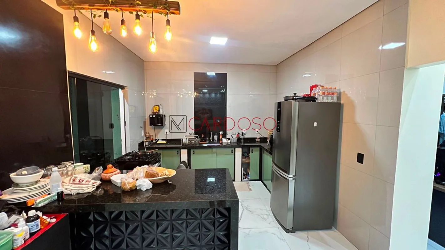 ÁGIO – CASA NA QR 515 | SAMAMBAIA SUL DF.Casa com 2 quartos, sendo 1 suíteSala a...