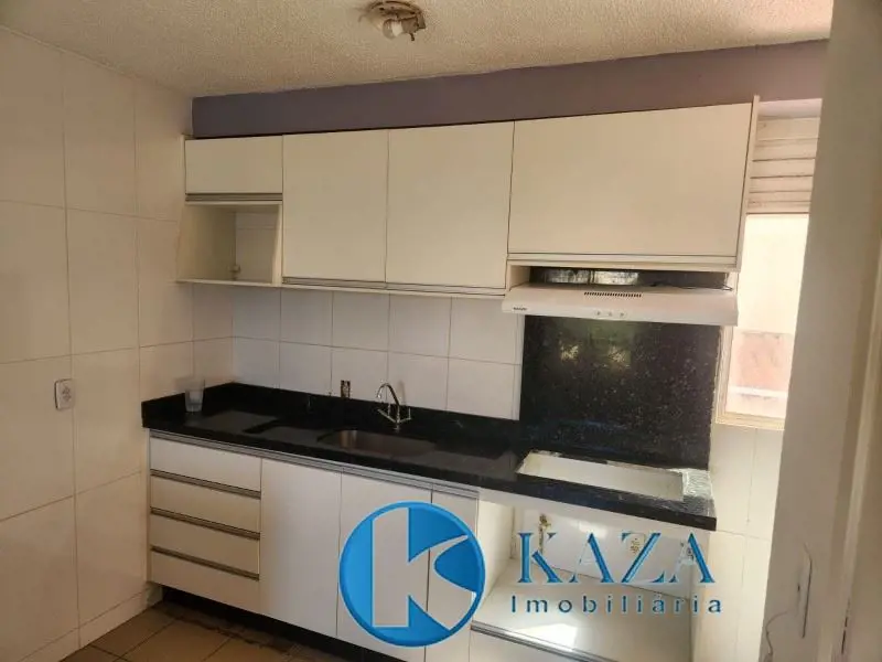 Apartamento de 02 quartos, pintado recentemente, no primeiro andar, bem iluminad...