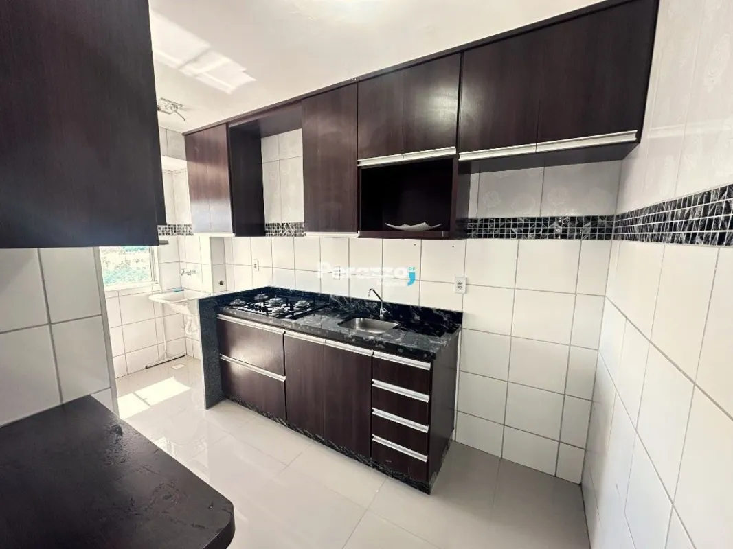 Excelente Apartamento de 2 Quartos Localizado no Jardins Mangueiral na QC 08 por...