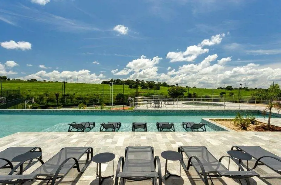 Lote em Condomínio fechado Vinhas Flamboyant - Senador CanedoLocalização perfeit...