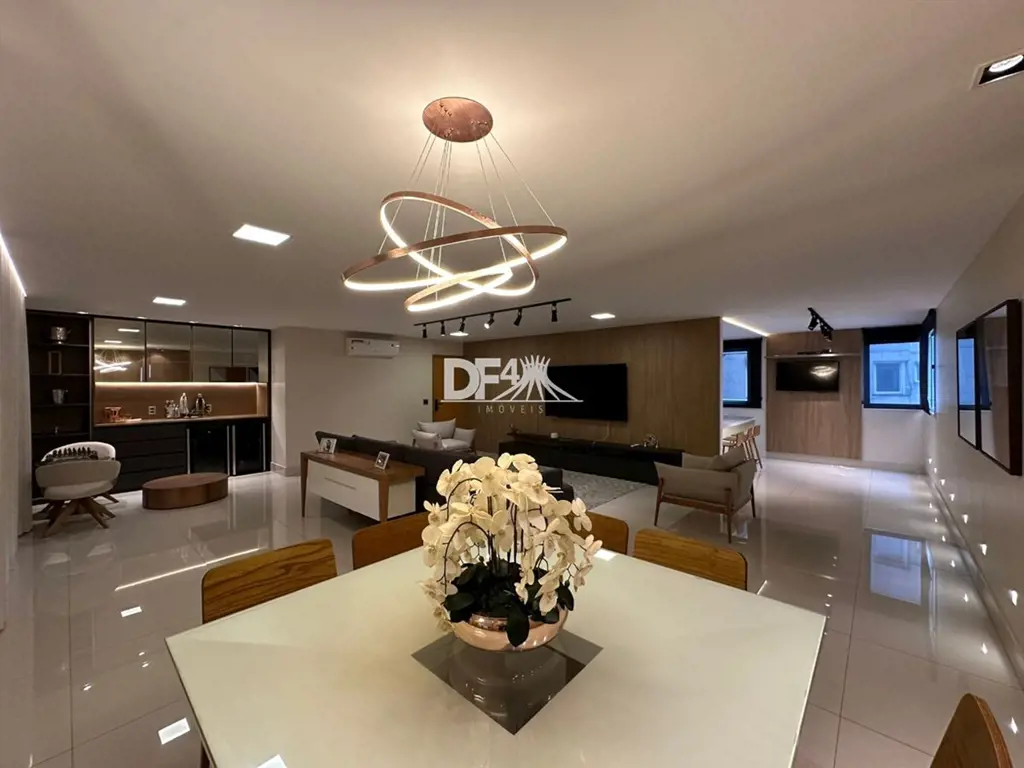 # LUXO E CONFORTO NO RESIDENCIAL PENÍNSULA - VENDA EXCLUSIVA DF4 IMÓVEIS## Apart...
