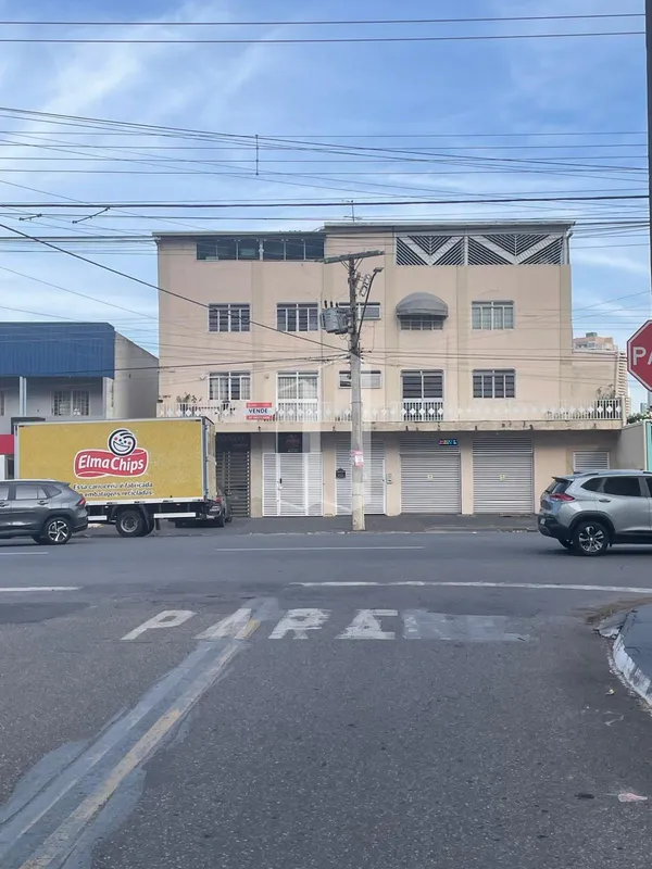 Ótimo apartamento com três quartos, sendo um suíte, Banheiro social, escritório,...