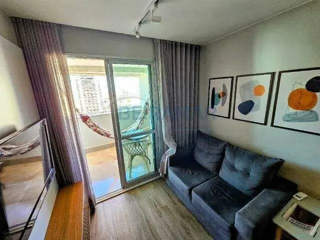 Totalmente reformado e com mobília completa, este flat oferece um ambiente moder...