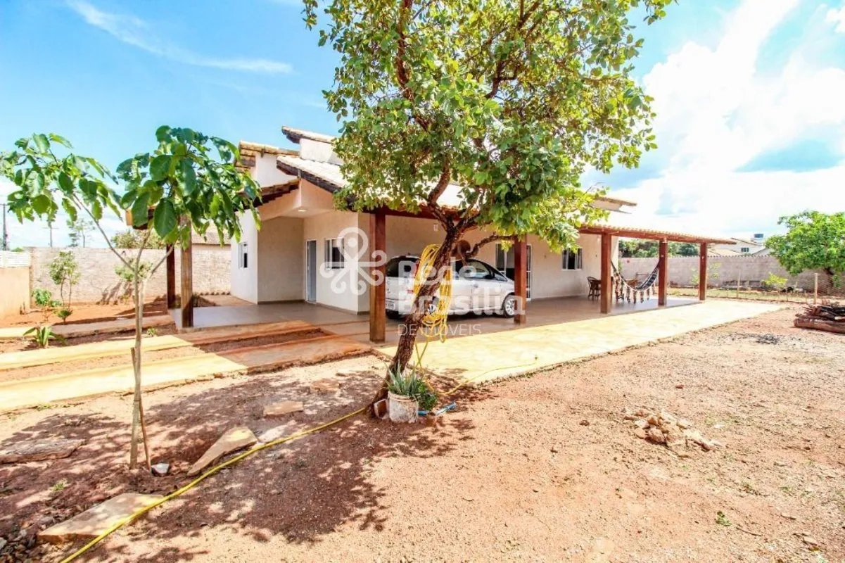 Aconchegante, prática e funcional!Excelente casa com 3 quartos numa das mais bel...