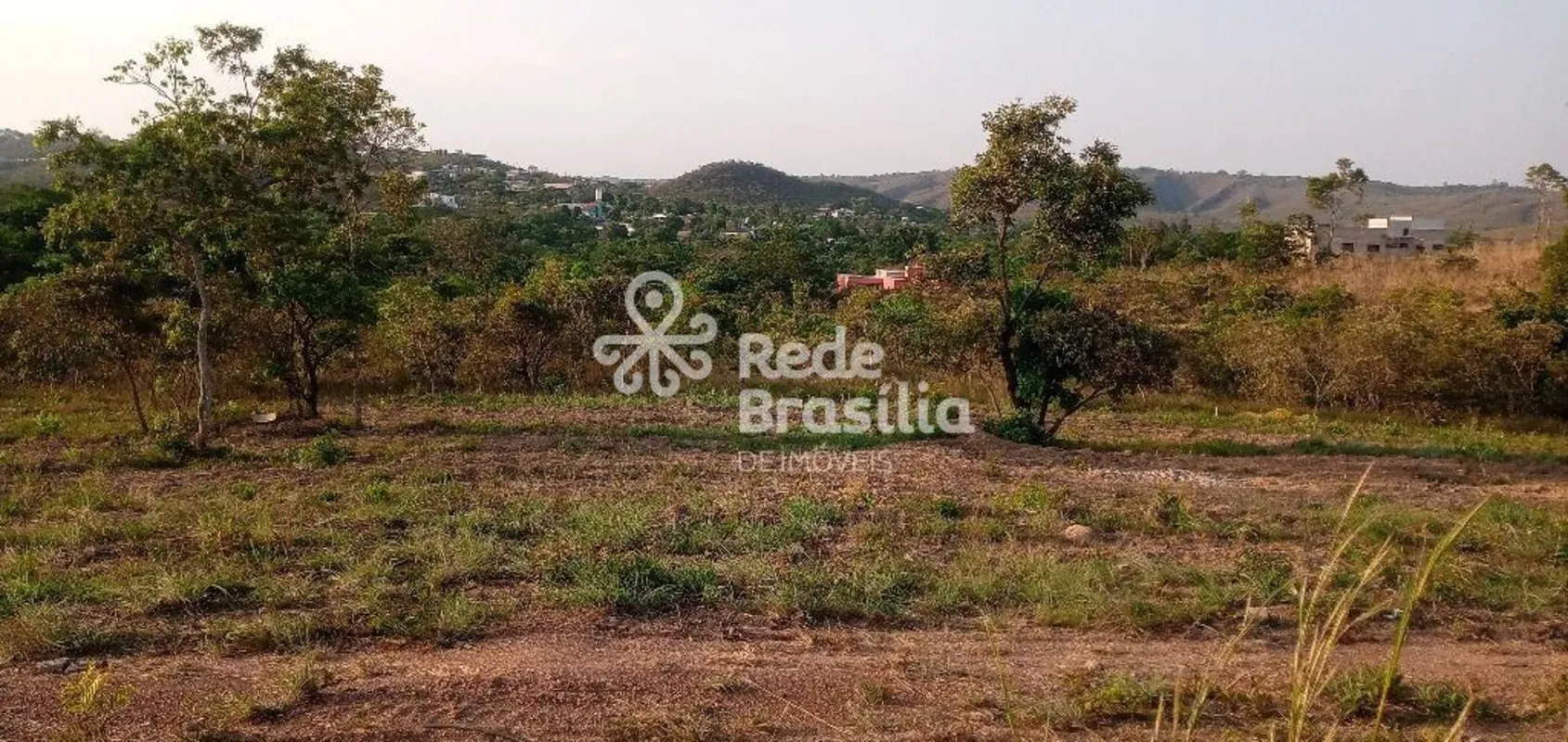 Terreno pronto para construir sua nova casa, com uma linda vista permanente, nas...