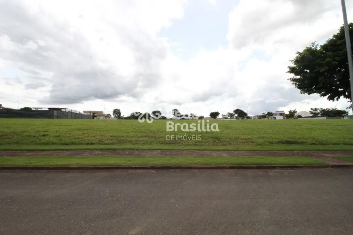 Alphaville Residencial 1 é a perfeita integração entre projeto paisagístico e re...