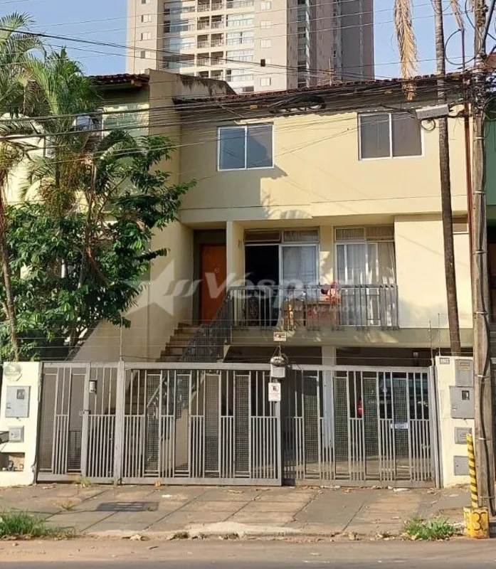Excelente Sobrado, com 3 pavimentos, 2 salas, 4 quartos, sendo 1 suíte, ampla co...