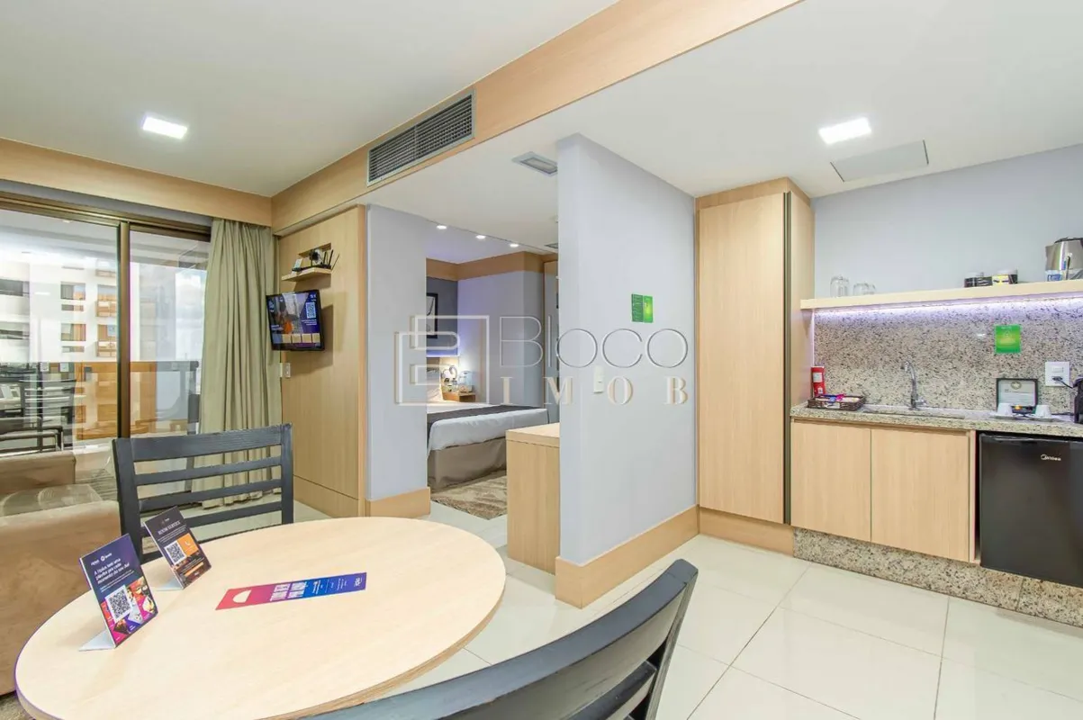  Visitas  Adriana  61-99676-6474 Imóvel no Pool Esse flat de 35 m² é uma ótima o...