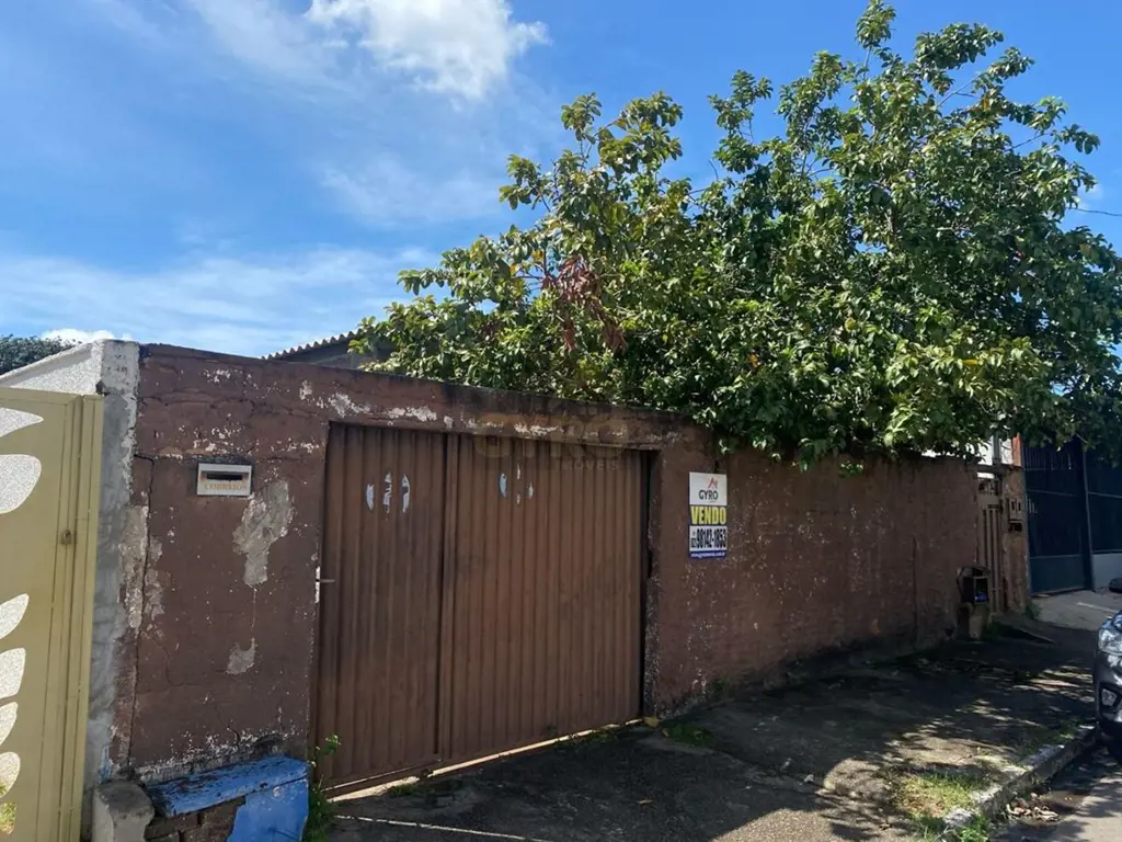 Lote 408,00 m2 no centro de Aparecida de Goiânia, contendo construção simples e ...