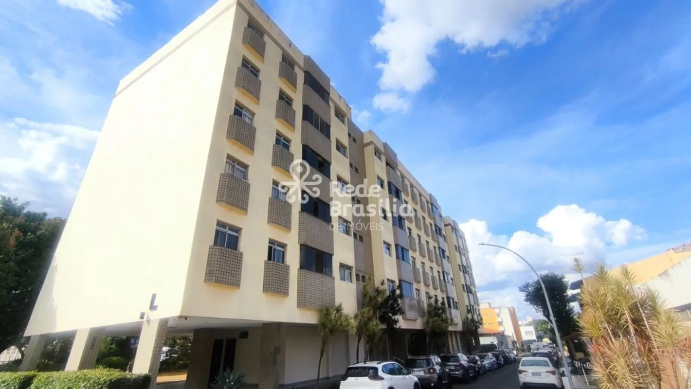 SHCGN 703 Bloco L Apartamento 106 Edifício IpêDESTAQUES: Excelente localização, ...