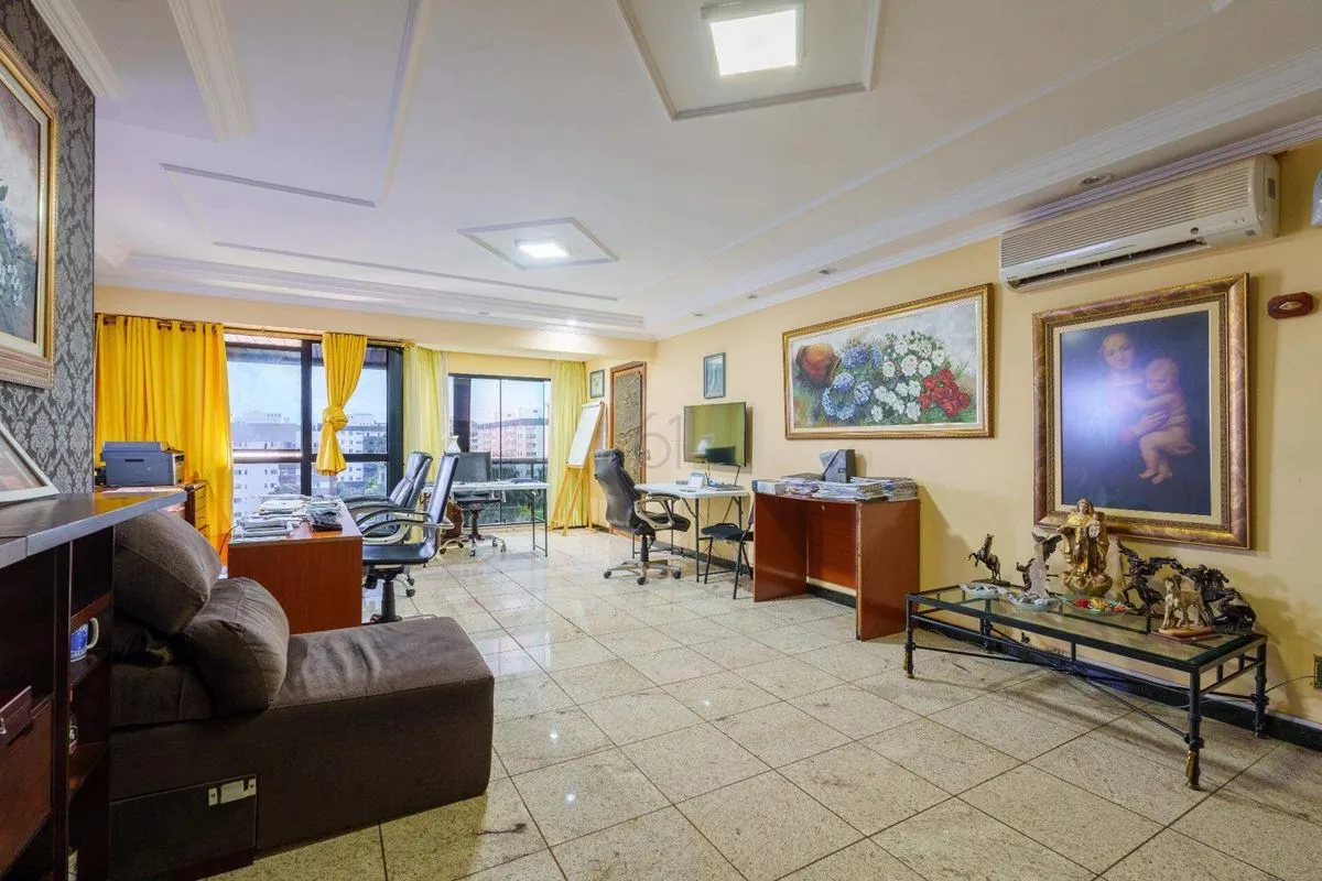 Oportunidade Imperdível!Apresentamos um excelente apartamento original de canto,...