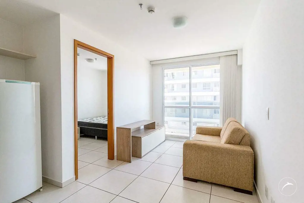 Características do Imóvel:- 1 quarto com armário planejado, cama box, persiana e...