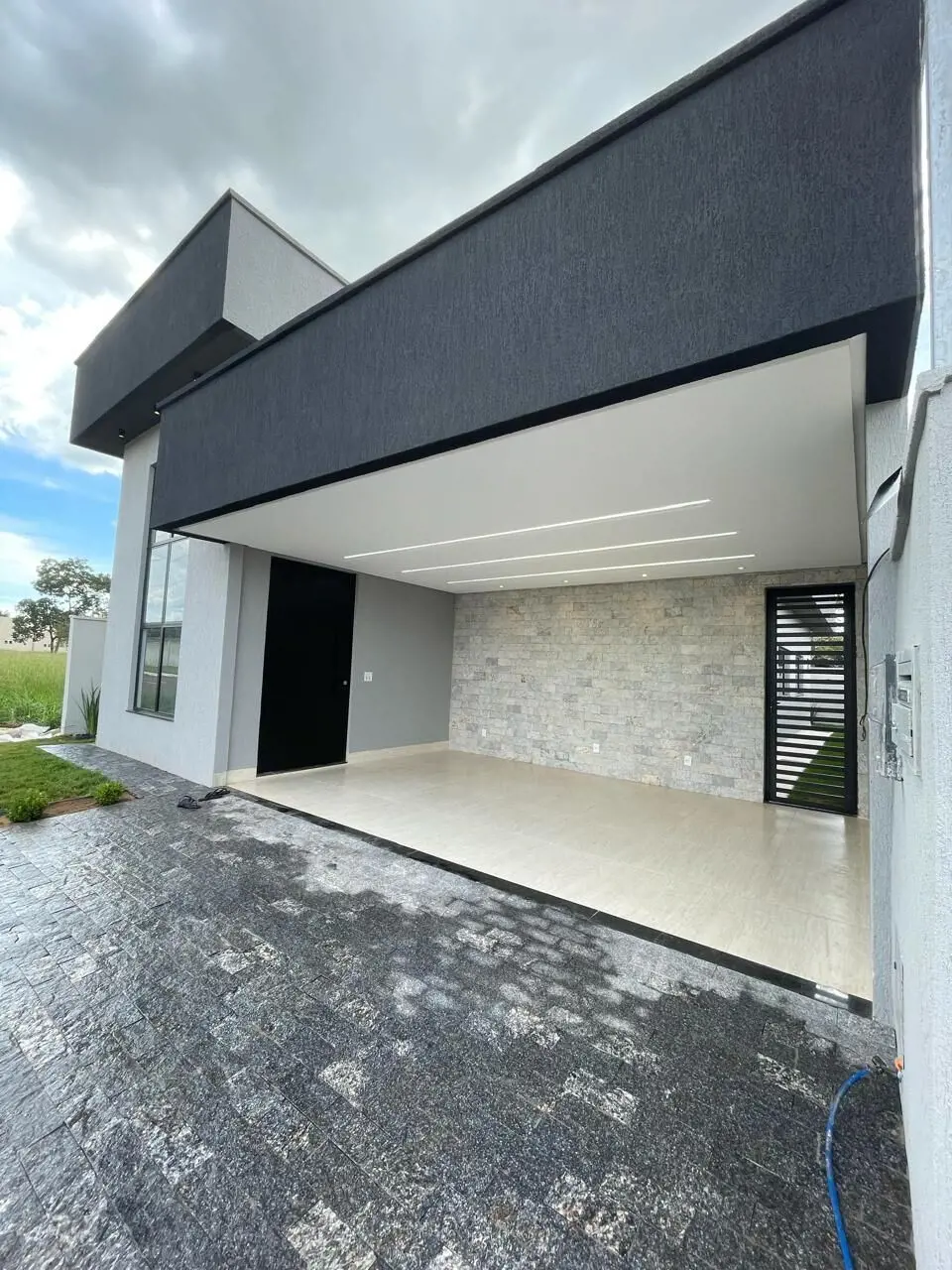 Casa à Venda - Condomínio Rosa de Leiria, Goianira - GOR$ 880.000,00 ? 3 quartos...
