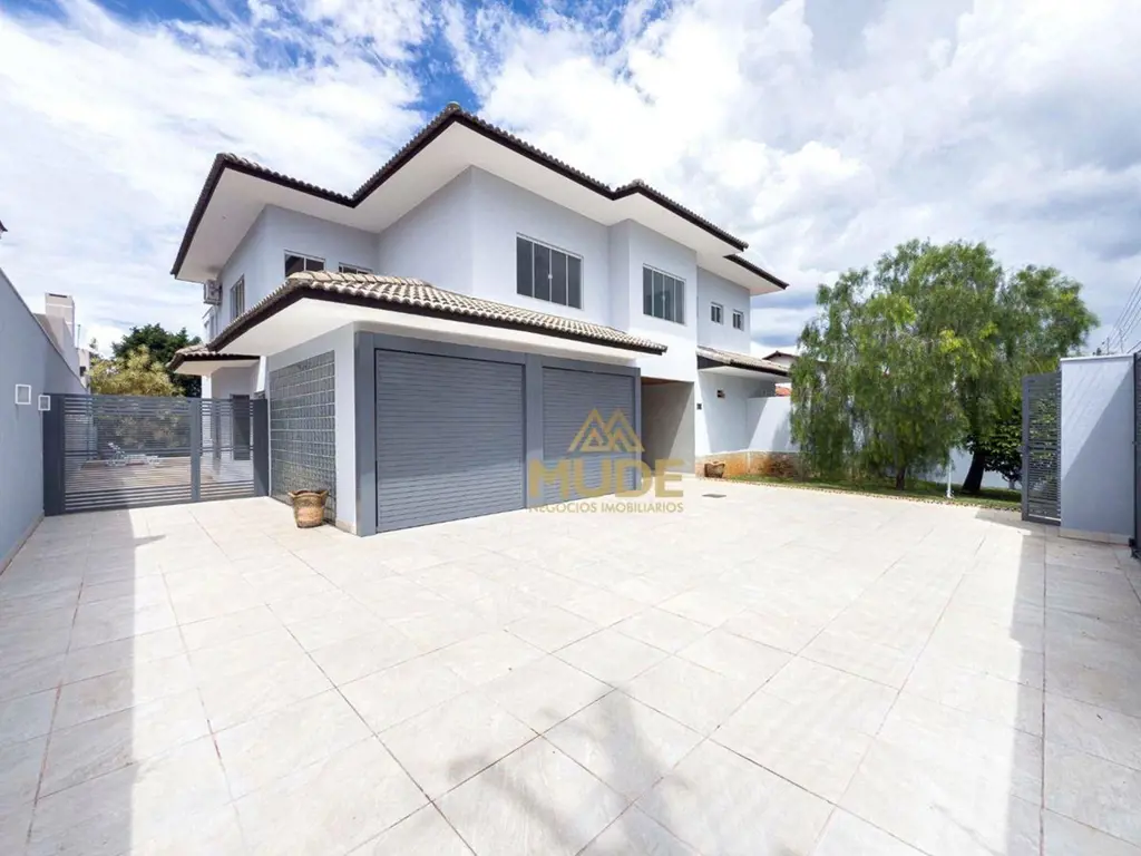 Linda casa com vista para o Lago Paranoá Reformada, Imponente e pronta para mora...