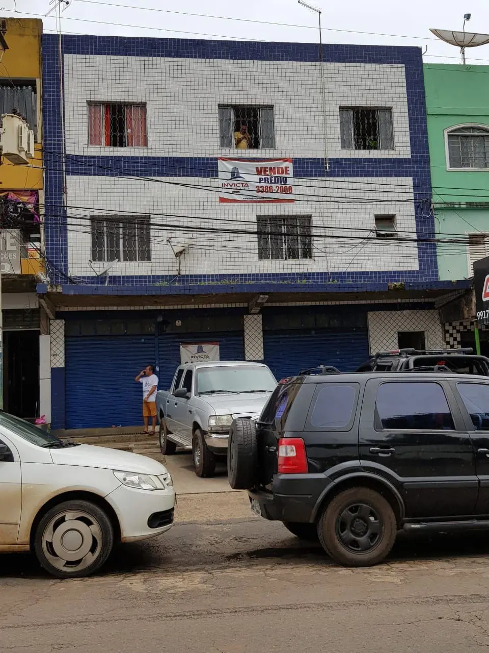 Excelente Prédio Residencial/Comercial! Contém parte térrea, com 01 Loja com 150...