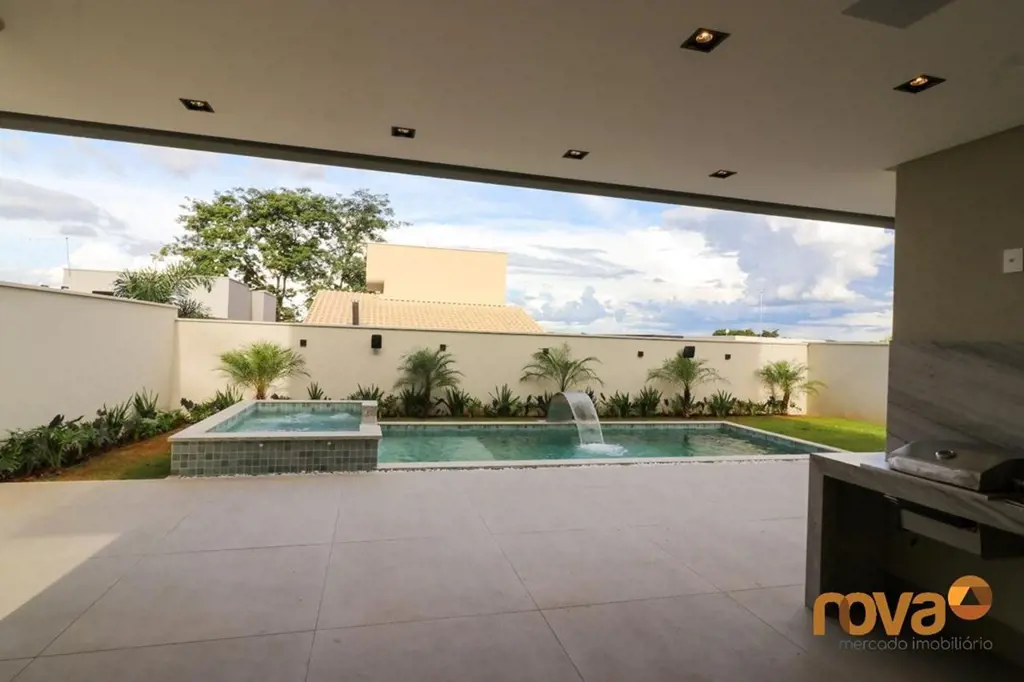 Casa Sobrado com 4 quartos ,sendo 4 suítes plenas sendo uma master ,home oficce,...