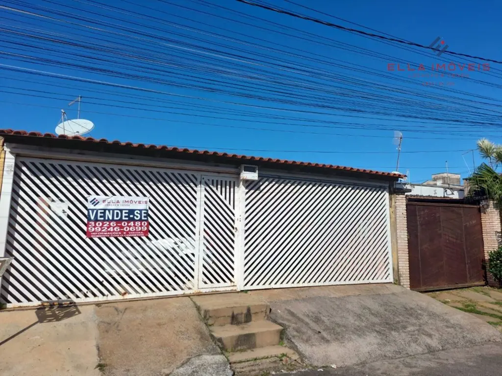 _____ELLA IMÓVEIS VENDE!_____CASA DE FRENTE, 2 QUARTOS.-SALA; COZINHA; ÁREA DE S...