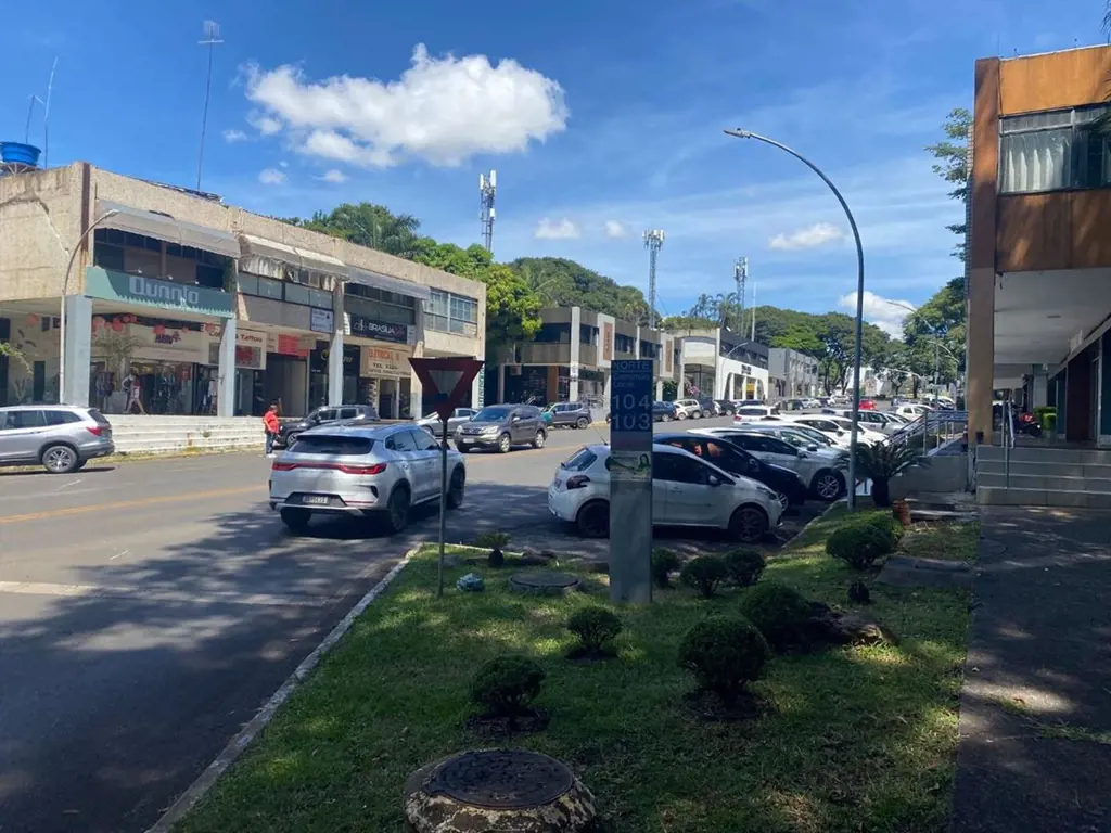 SOMENTE VENDA: LOJA EXCLUSIVA NO TÉRREO E COM SUBSOLO, TOTALIZANDO 75,9m2 DE ÁRE...