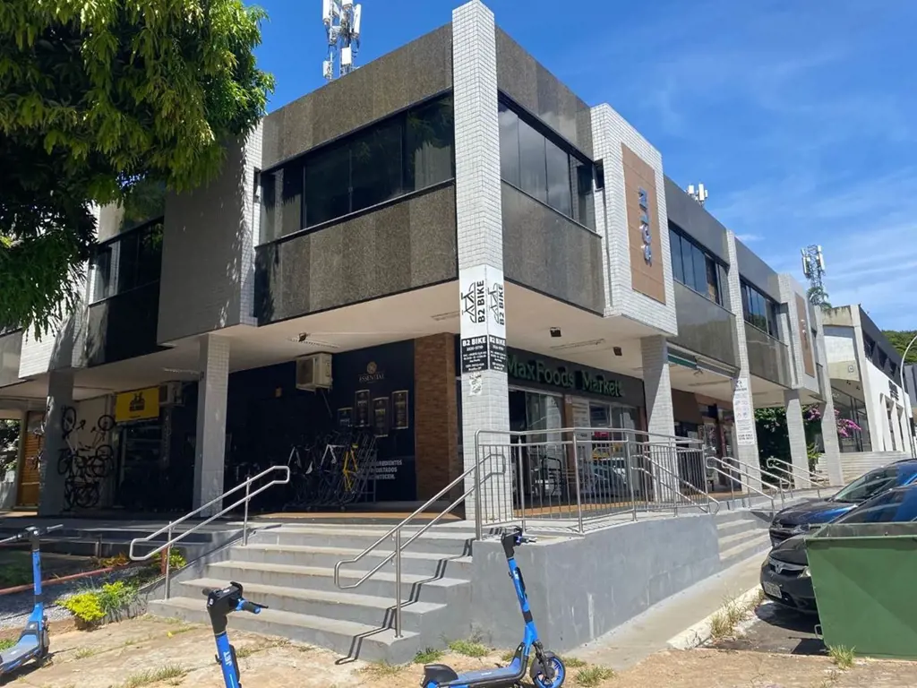 SOMENTE VENDA: LOJA EXCLUSIVA NO TÉRREO E COM SUBSOLO, TOTALIZANDO 75,9m2 DE ÁRE...