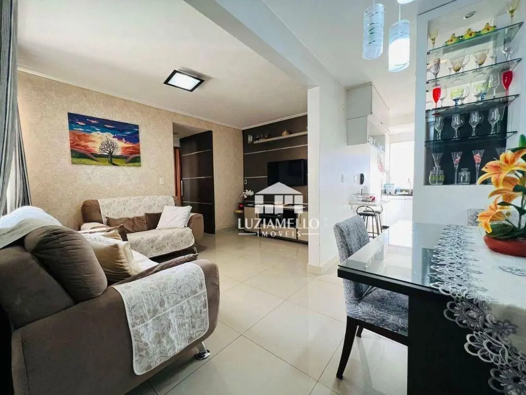 Pronto para entrar e morar!Encante-se com este apartamento totalmente reformado,...