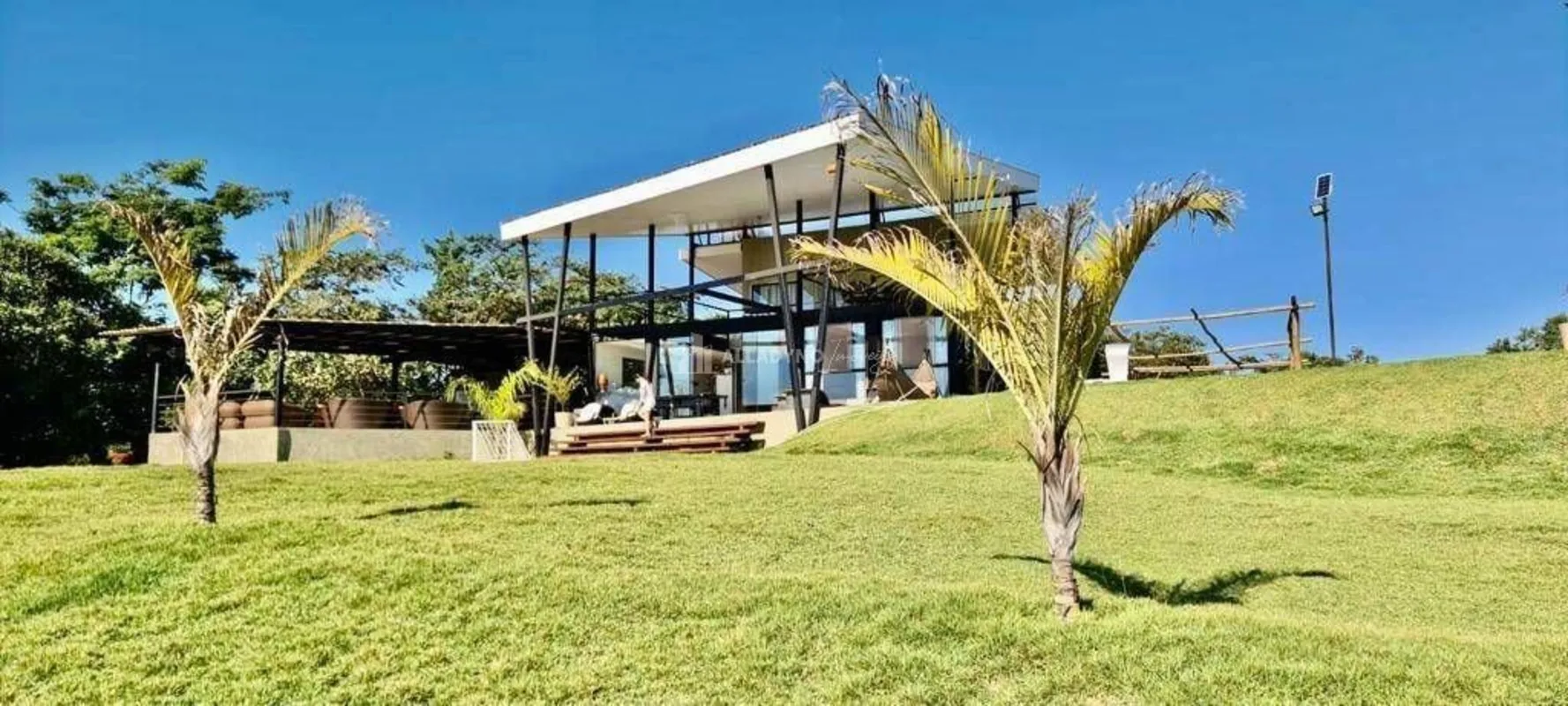 RANCHO LUXUOSO EM CORUMBÁ DE LUZIÂNIA:15.000 m2 totalÁrea casa / churrasqueira =...
