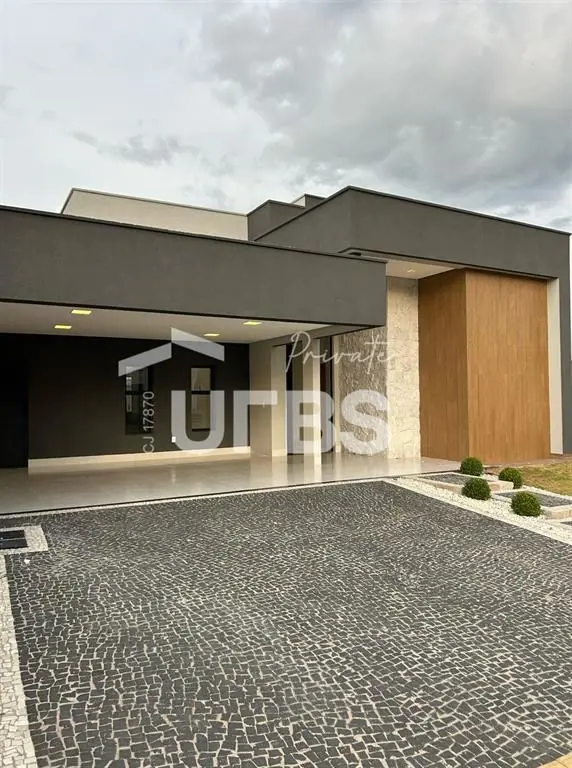 COD U-0024404 - Descubra o requinte e o conforto desta espetacular casa térrea l...