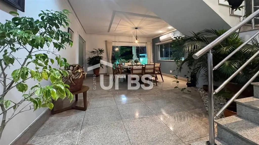 COD U-0024168 - Excelente sobrado no Portal do Sol 2!Em generosos 598,6 m² de lo...