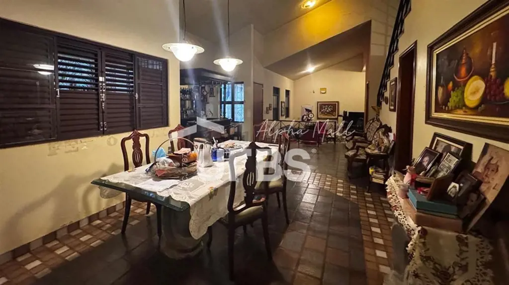 COD U-0024190 - Casa térrea de esquina no Setor Coimbra!Em um terreno de 614 m² ...