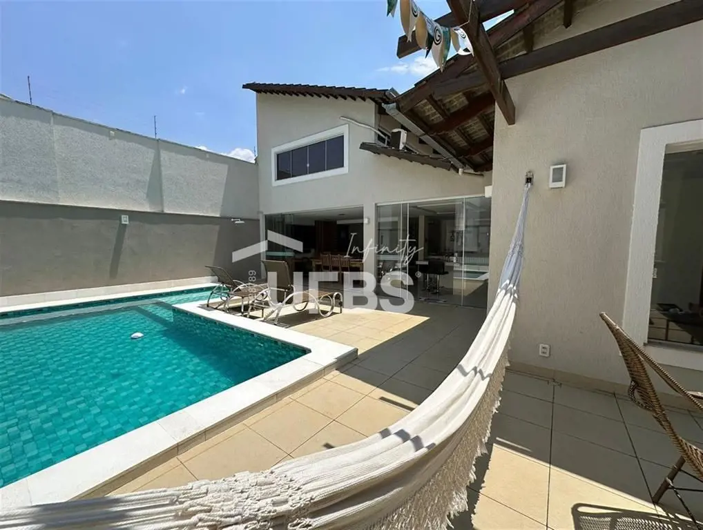 COD U-0024065 - Casa Térrea com Mezanino no Parque das Laranjeiras•Terreno: 420 ...