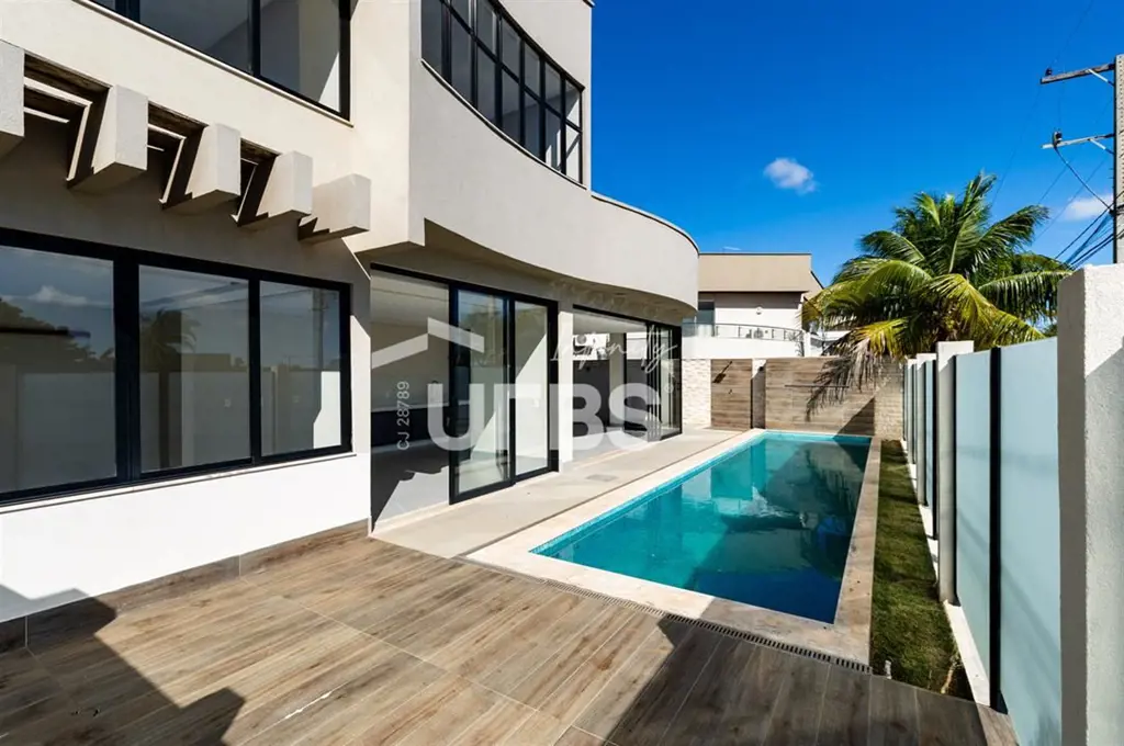 COD U-0023928 - Descubra seu paraíso em Goiânia! Casa de esquina com 4 suítes, p...