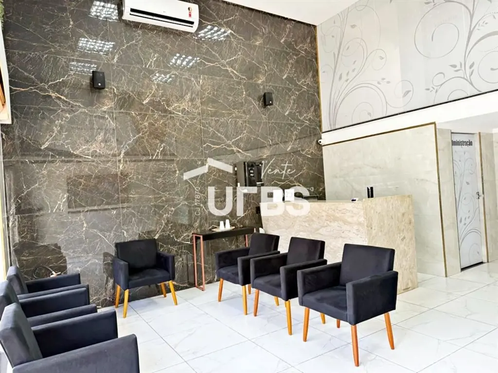 COD U-0023465 - Duas lojas comerciais unificadas em excelente localização na Rua...