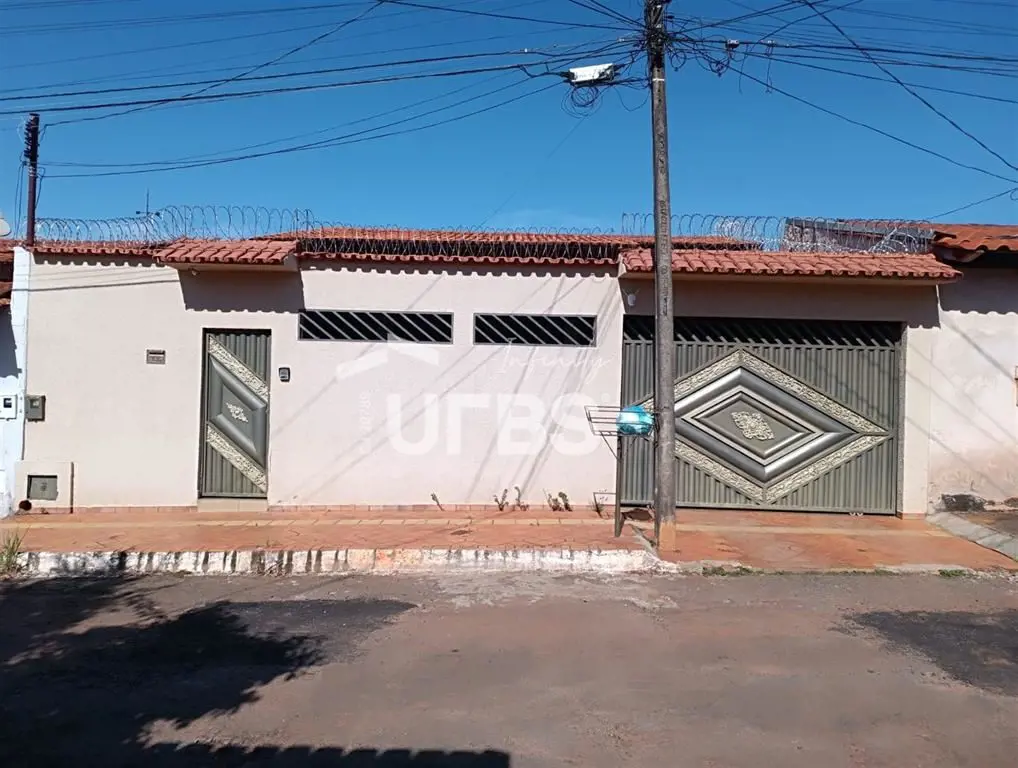 COD U-0021461 - Casa à venda – Goiânia 2Área total do terreno: 220 m²Área constr...