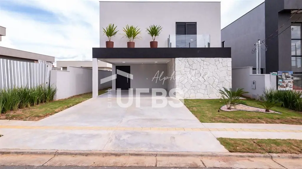 COD U-0023740 - Sobrado no Jardins BolonhaSobrado no Jardins Bolonha. Possui 232...