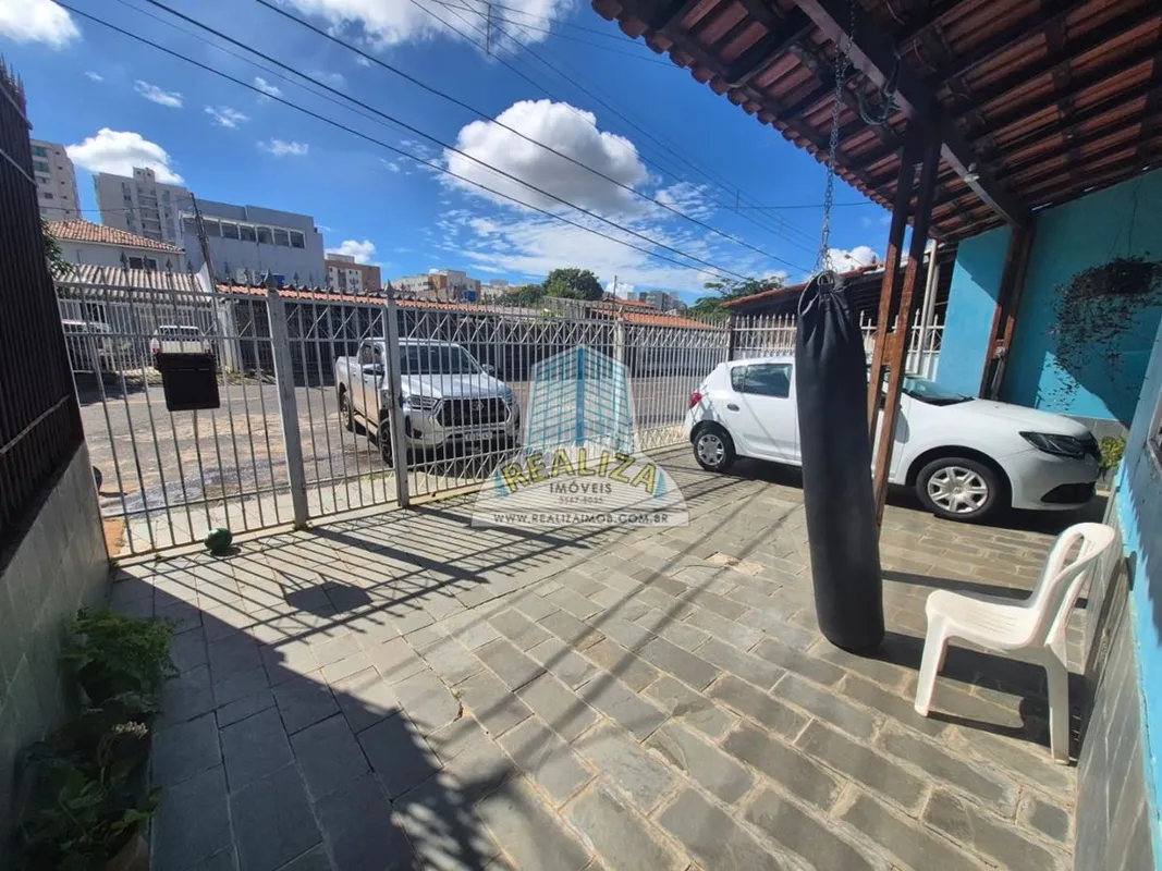 QE 28 CASA REFORMADA 3 QUARTOS, IMÓVEL 100% NA LAJE, Casa Ampla e Bem Localizada...