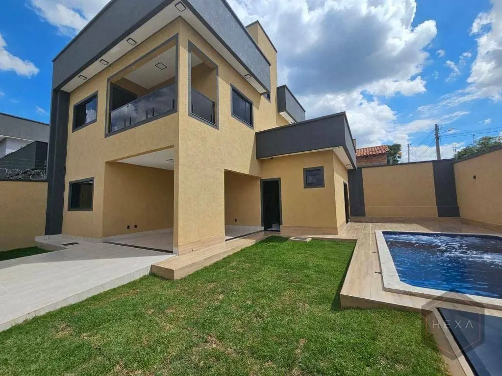 VENDO SOBRADO DE ALTO PADRÃO COM PISCINA E ÁREA GOURMET COMPLETA!Se você procura...