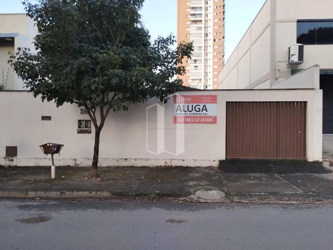 Excelente casa comercial para locação na Avenida Rio Negro, no Parque Amazônia, ...