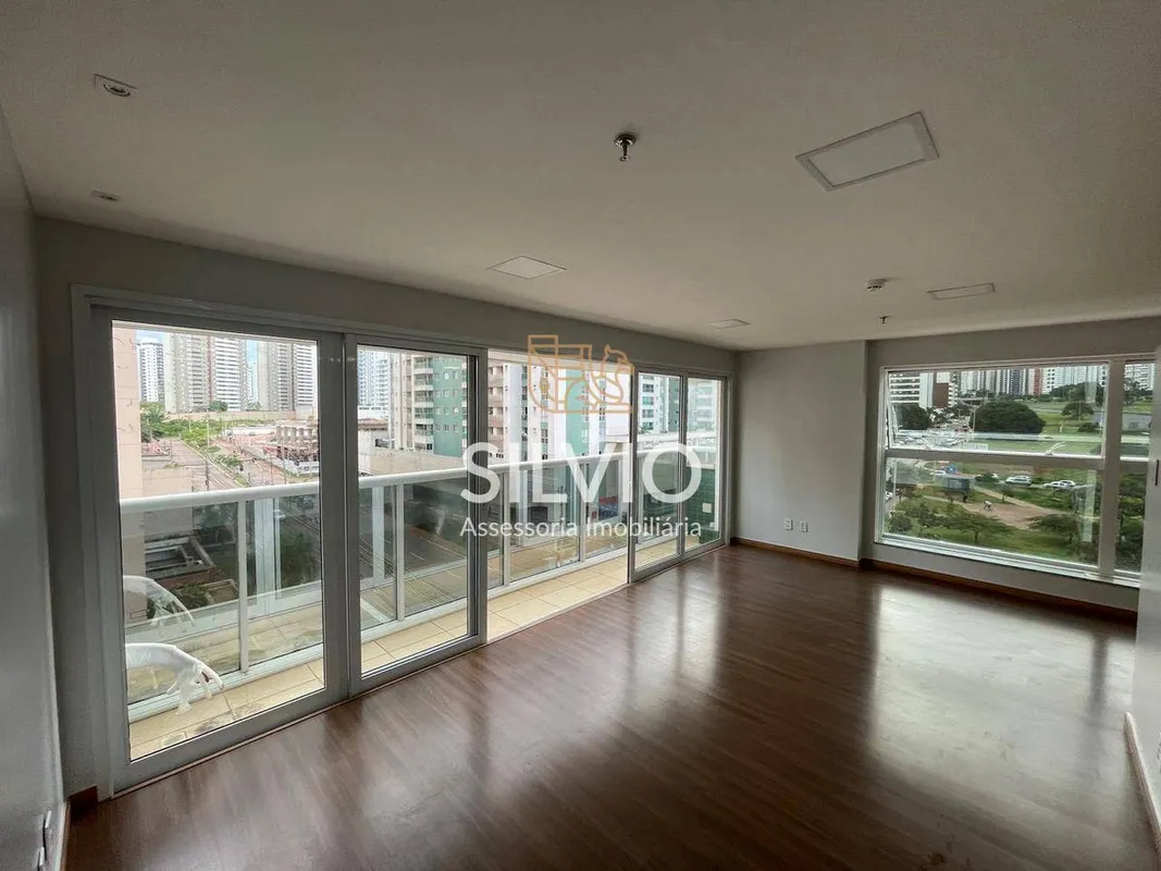 Sala comercial a venda no edifício Le Quartier, localizado no coração de Águas C...