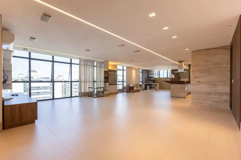  Apartamento Super Reformado - 4 Suítes - 346m² - O Melhor Condomínio da Região!...