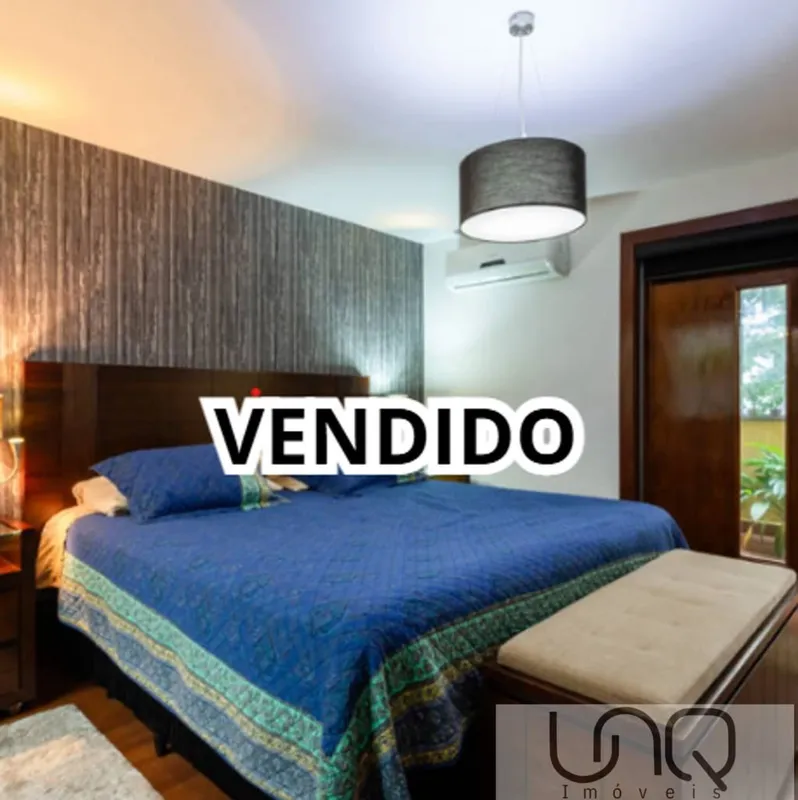 Sobrado charmoso na 707 Sul - Pronto para morar, é só entrar!A UNQ Imóveis vende...