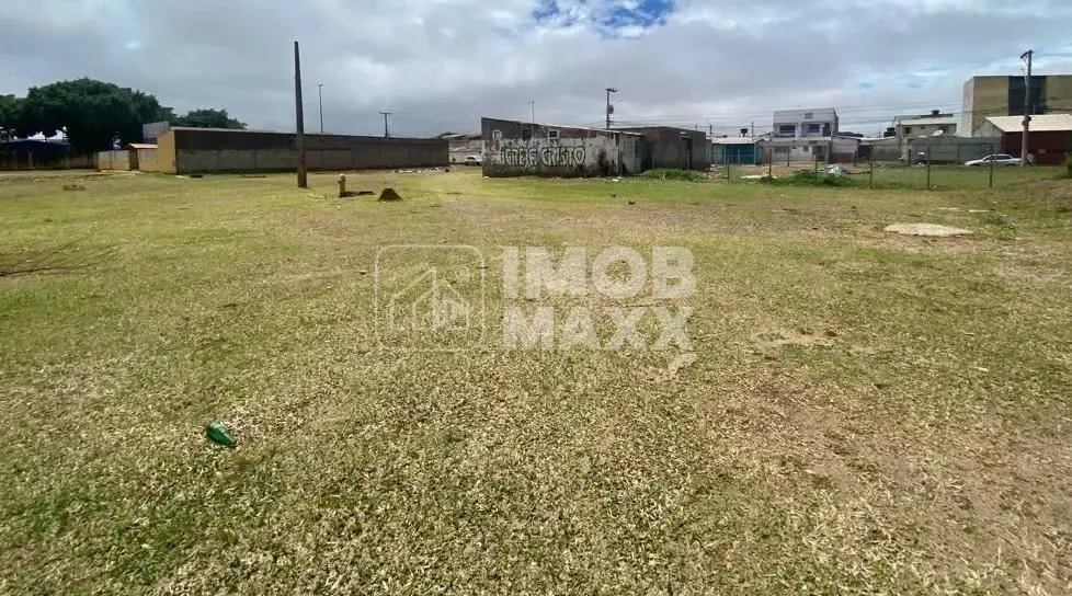 São 2 lotes comerciais de 100m2 (10m x 10m), um ao lado do outro totalizando 20m...
