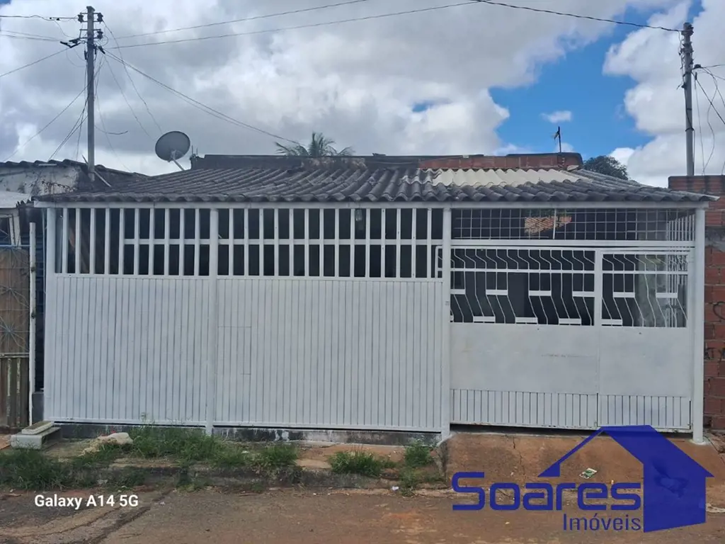 Venha conhecer essa incrível casa com 3 quartos, perfeita para a sua família! Co...