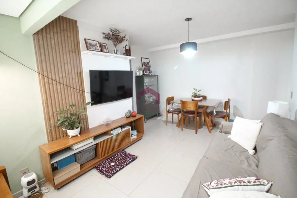 Fernandes & Coelho vende lindo apartamento no Residencial Piazza D'oro, em Águas...