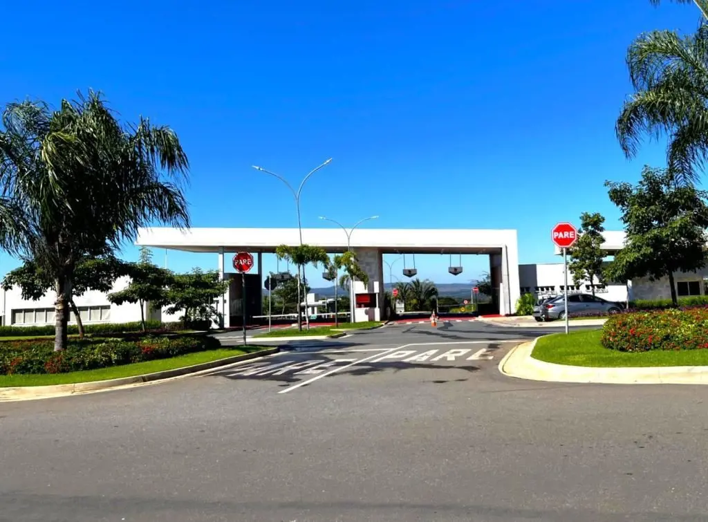 Lote à venda no Condomínio Jardins Nápoles, em Senador Canedo-GO.Terreno amplo c...